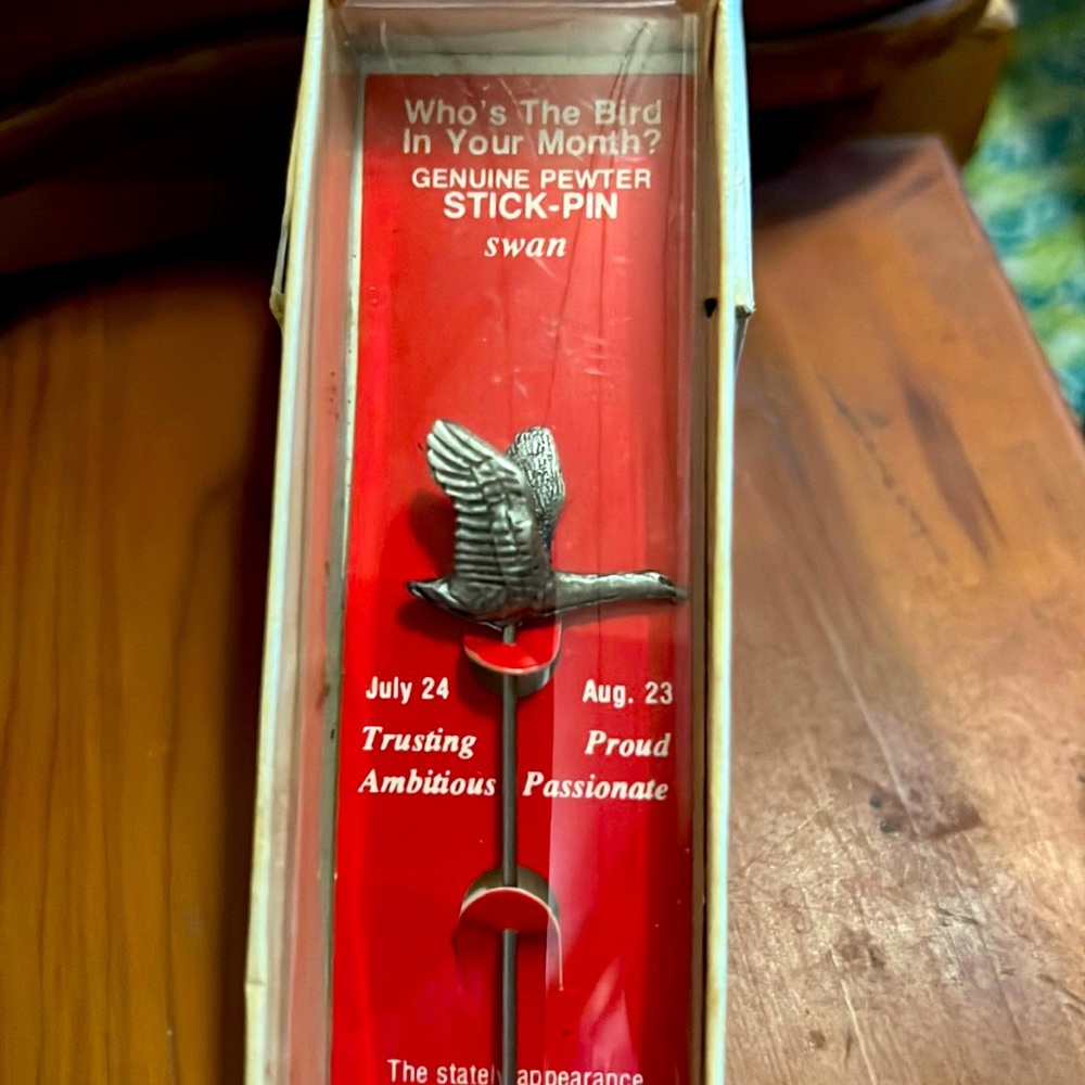 Genuine Pewter Swan Birthstone stick pin. (Leo)